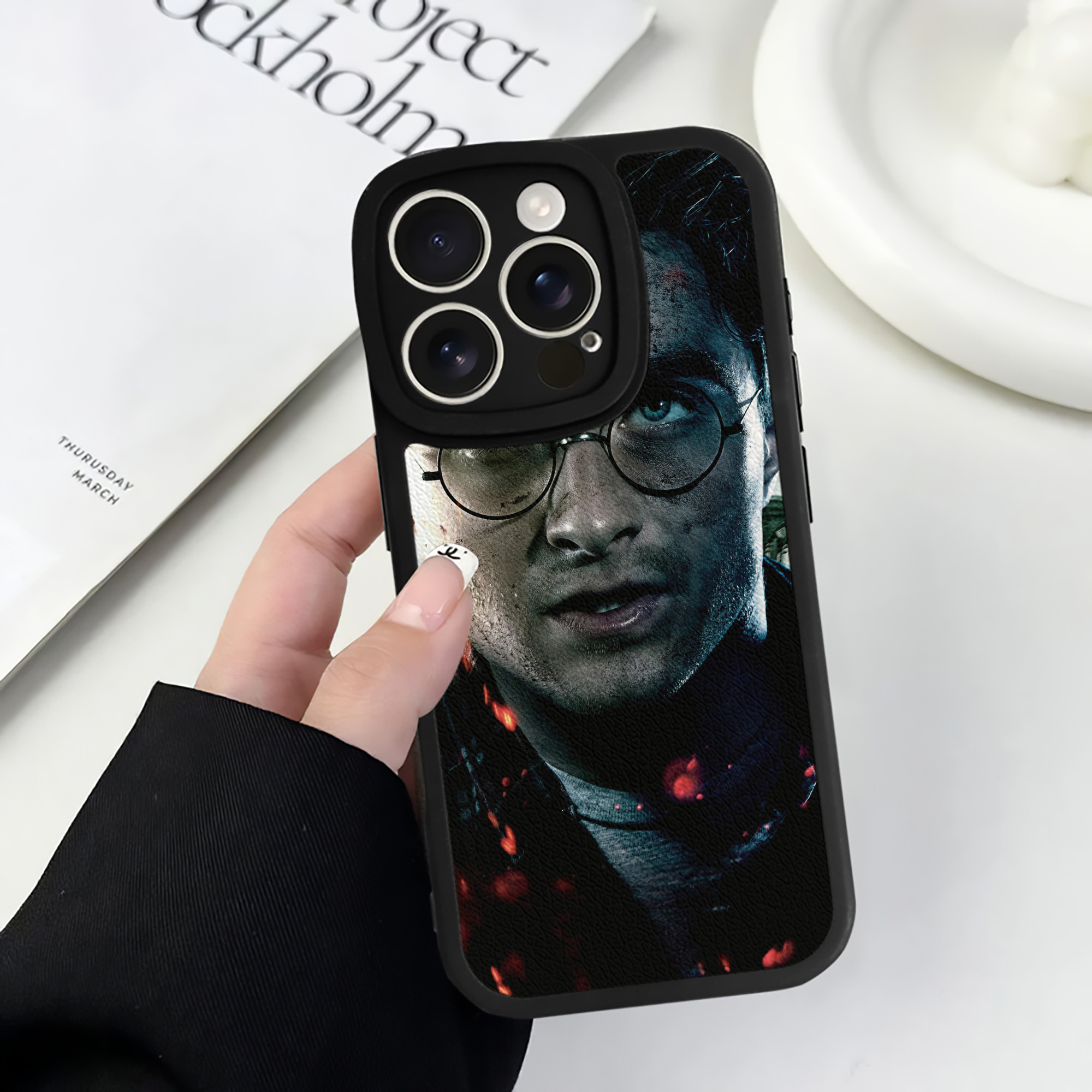 （画像用） Harry Potter ハリー・ポッターシリーズ 【iPhone 16シリーズ対応】シリコンスマホケース（レザー調） 材質：シリコン